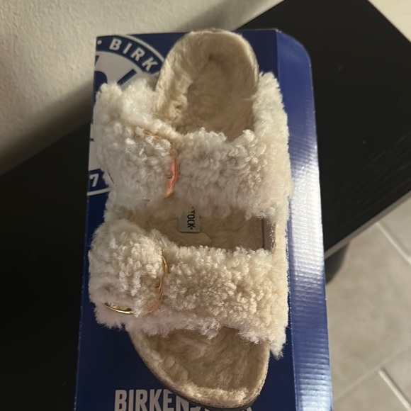 Birkenstock Cream Fuzzy Sandals - Picture 3 of 4